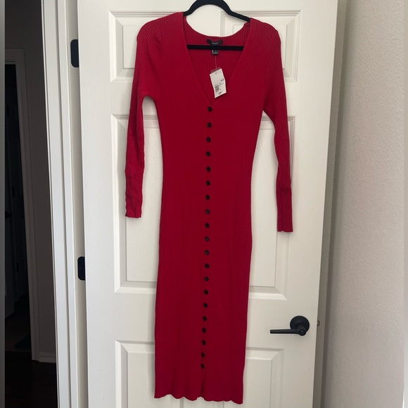 Cute red dress with black buttons. - Picture 1 of 4